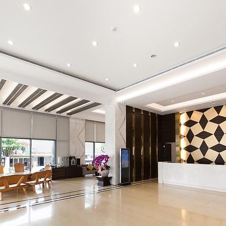 Hoya Hotel Taitung Exterior photo