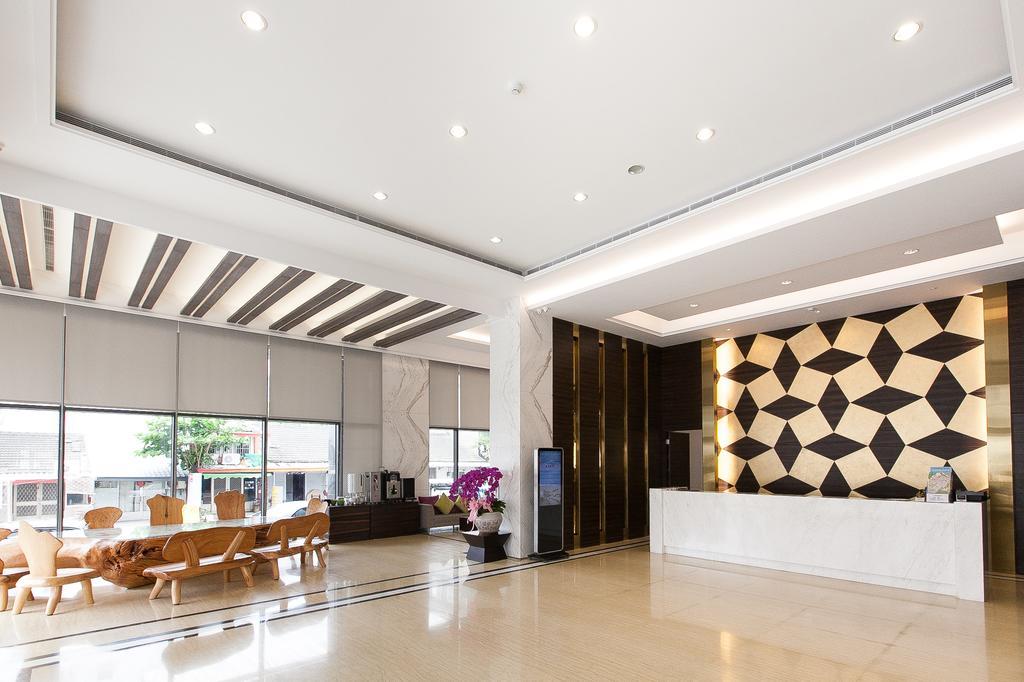Hoya Hotel Taitung Exterior photo