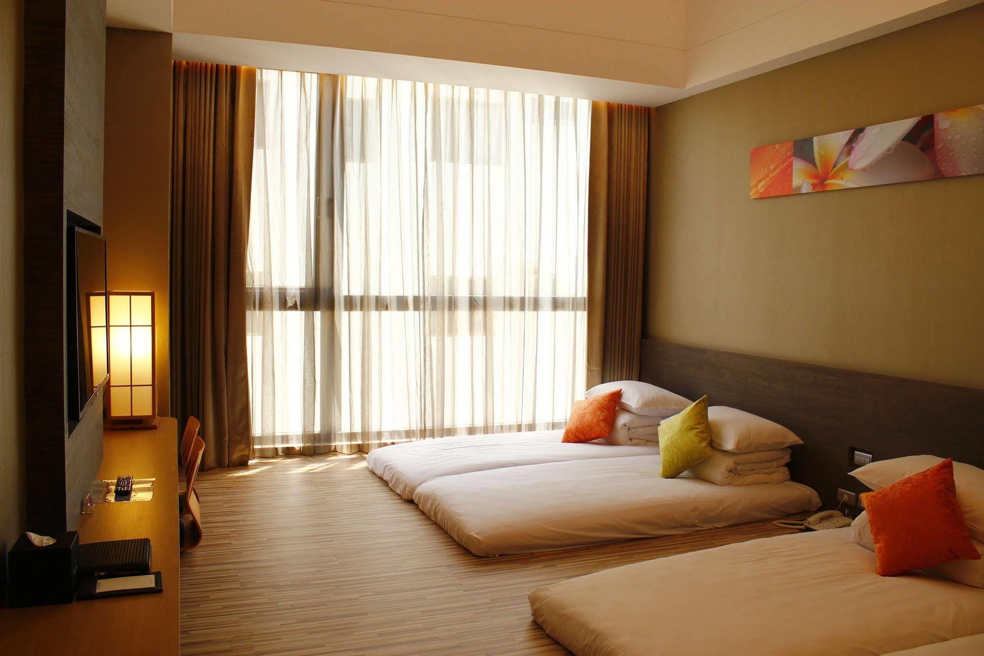 Hoya Hotel Taitung Exterior photo